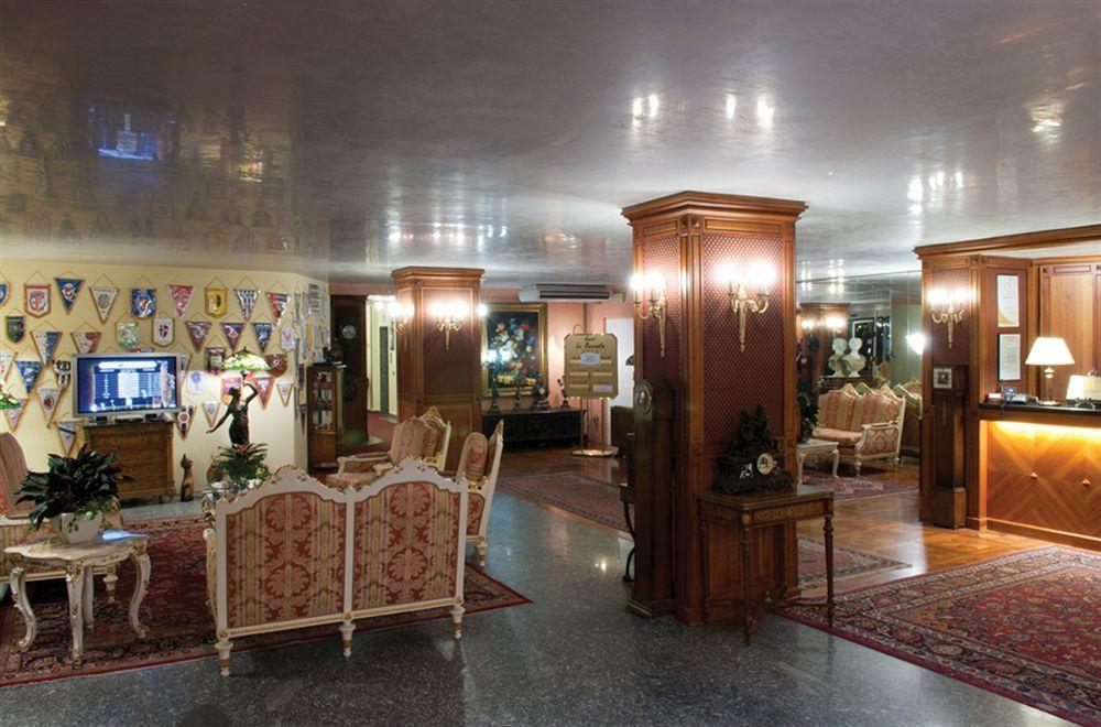 Hotel La Bussola Novara Exteriör bild