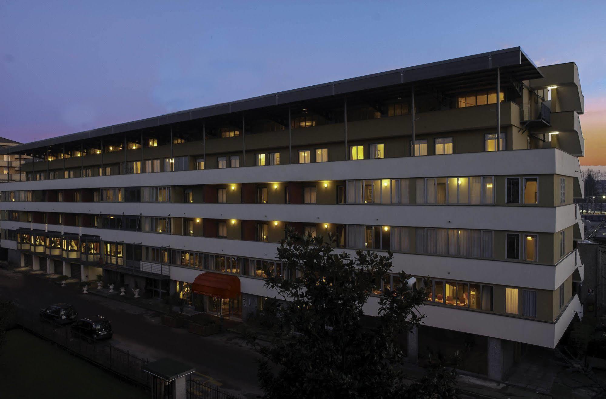 Hotel La Bussola Novara Exteriör bild